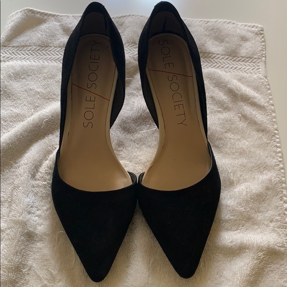 Sole Society black suede kitten heel pumps